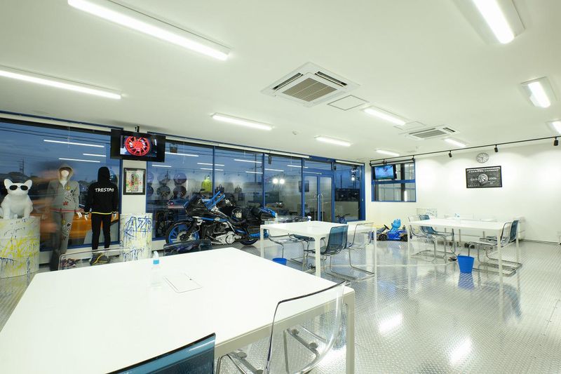 アズールモータースポーツ株式会社　AZRエキゾチックス栄ショールームのアルバイト・バイト求人情報-05