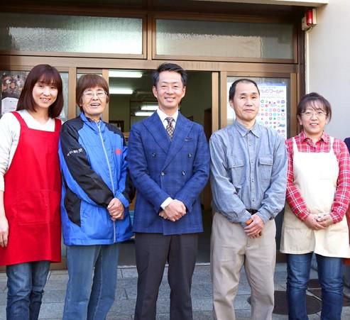 中日新聞　日比野専売店　(有)渡辺新聞舗