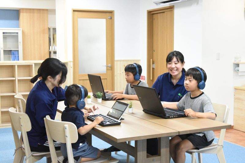 child hands大阪のアルバイト・バイト求人情報-03