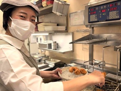 デリカテッセン　とんかつ新宿さぼてん 大宮駅東口店GHの求人情報