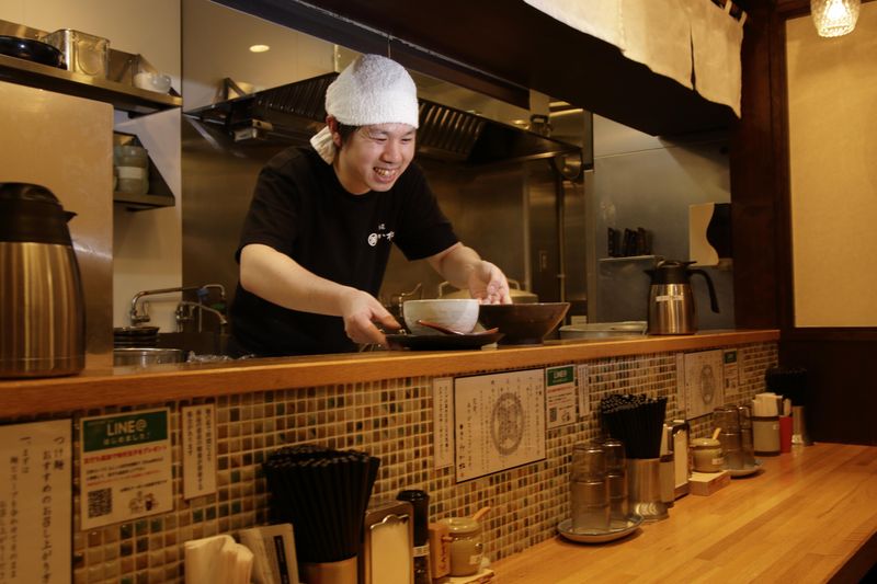 麺匠たか松　京都駅ビル拉麺小路店のアルバイト・バイト求人情報-02