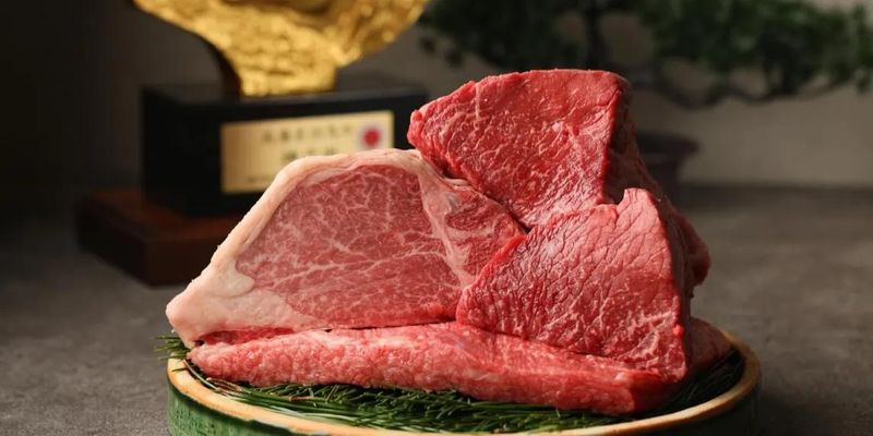 鉄板焼きのホール/完週休2日/月5万円の寮あり