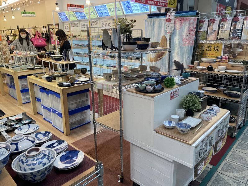 飾　本町店のアルバイト・バイト求人情報-03