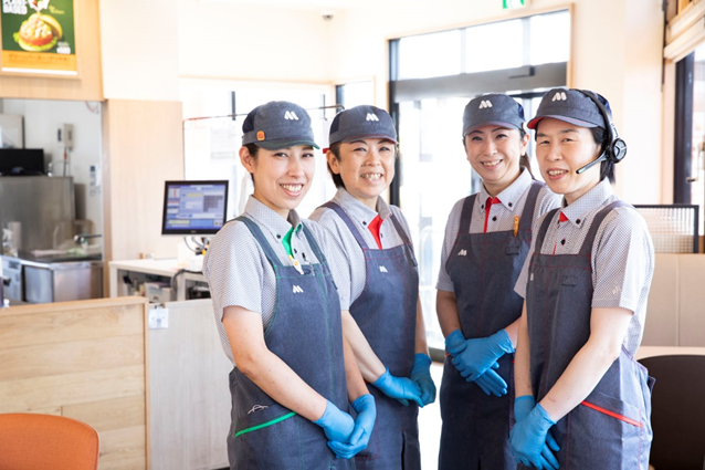 ハンバーガーなどの製造・販売スタッフ
