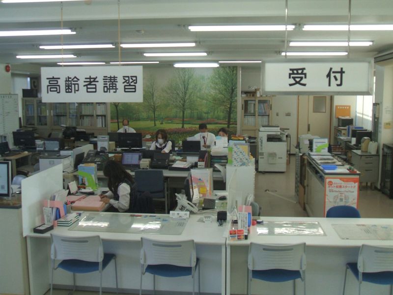 名古屋自動車学校　春日井校のアルバイト・バイト求人情報-03