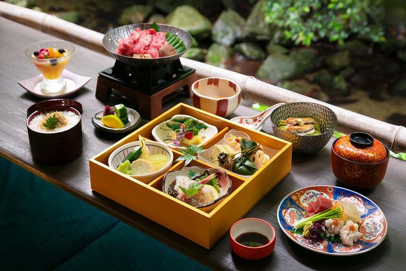 明治の森　箕面音羽山荘　「梅屋敷」のアルバイト・バイト求人情報-03