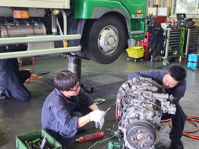 荒木運輸株式会社【自動車整備工場】の求人情報