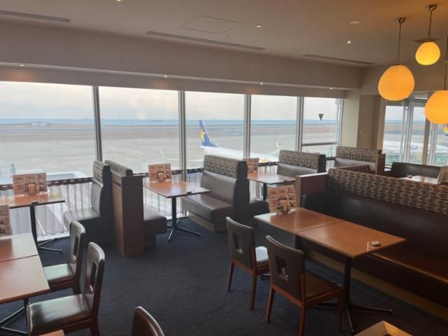 ロイヤルホスト神戸空港店のアルバイト・バイト求人情報-03