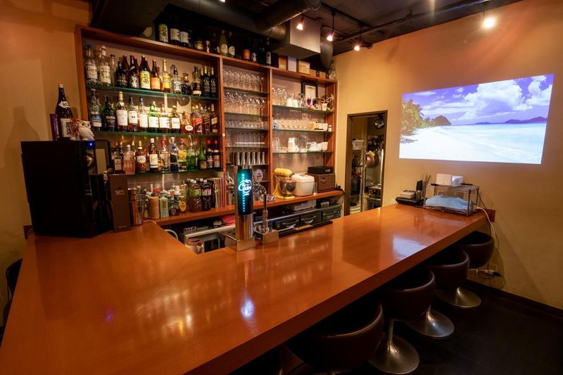 手延べ餃子BAR　Wing Villageのアルバイト・バイト求人情報-02