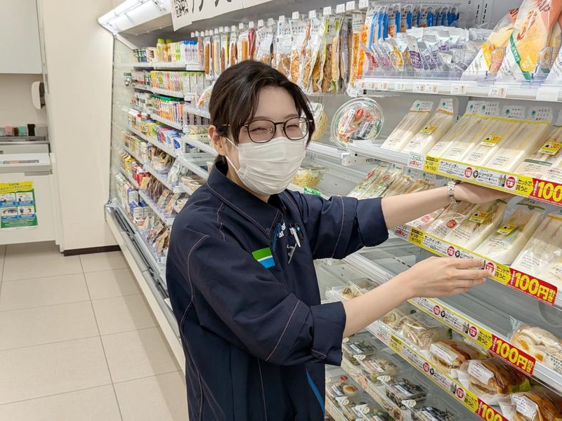 ファミリーマートメブクス豊洲店のアルバイト・バイト求人情報-04