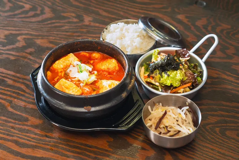 アズゥ 韓国料理のお店のアルバイト・バイト求人情報