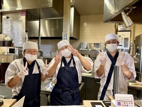 親子丼と鶏料理 鶏山賊　アミュプラザおおいた店のアルバイト・バイト求人情報-21