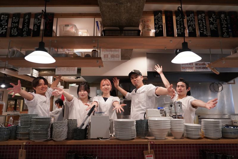 餃子と煮込み。しんちゃん堂山町の求人・転職情報