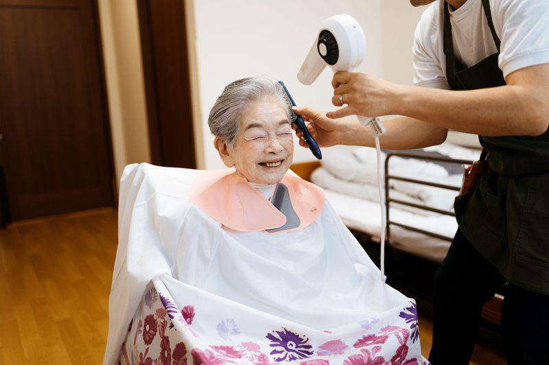 訪問美容髪んぐ(松阪市、津市内)のアルバイト・バイト求人情報-02