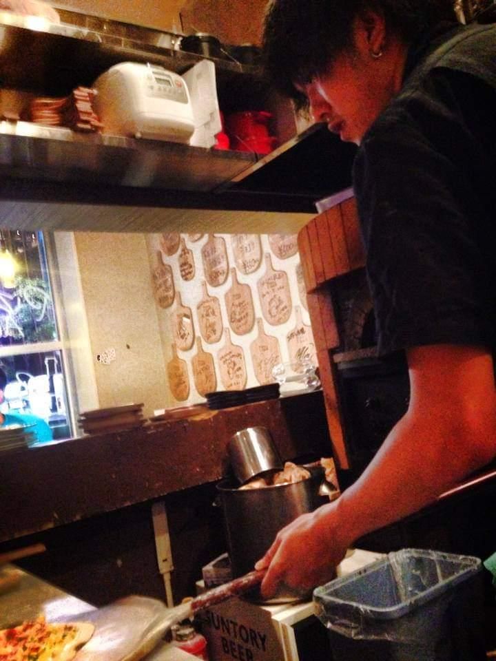 ワインとピザの専門店　WINE&PIZZA HACHIのアルバイト・バイト求人情報-02