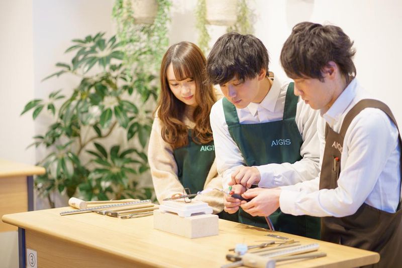 株式会社ジュエルはま　AIGIS表参道店のアルバイト・バイト求人情報-02