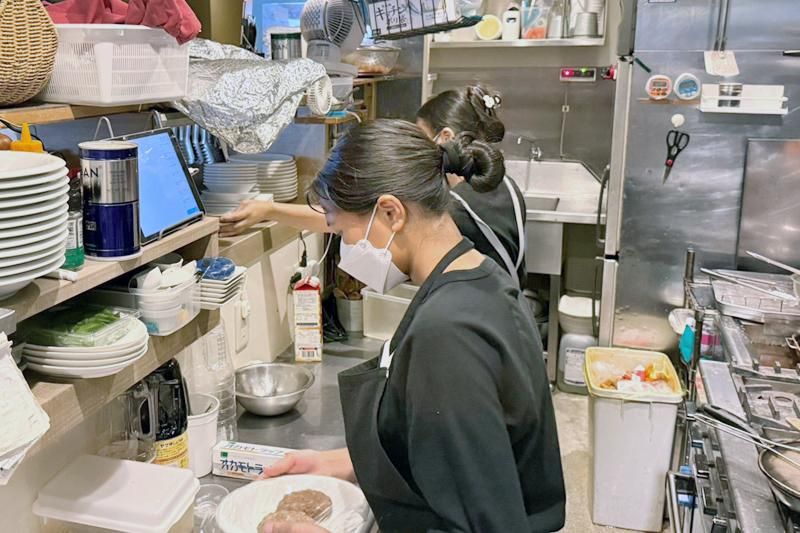 ジラフビストロ名古屋駅店【チーズフォンデュ×ワイン】(合同会社じらふ)のアルバイト・バイト求人情報-03