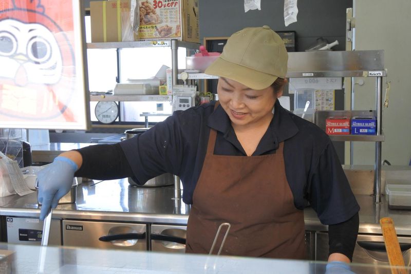 元祖からあげ本舗 かたに商店今治店のアルバイト・バイト求人情報-03