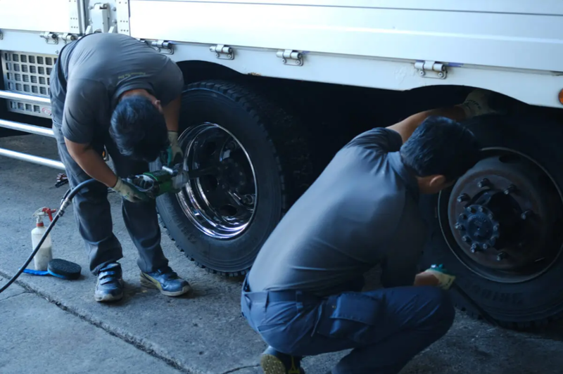 有限会社小林タイヤサービスのアルバイト・バイト求人情報-02