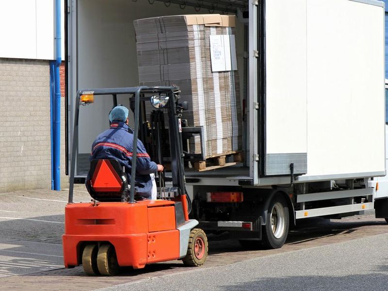 株式会社技研エントランス