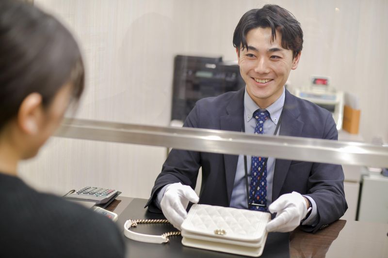 大黒屋ブランド館 上野アメ横店のアルバイト・バイト求人情報-04