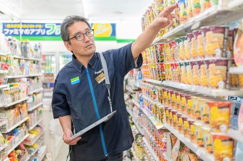 ファミリーマート東京成徳学園前店のアルバイト・バイト求人情報-02