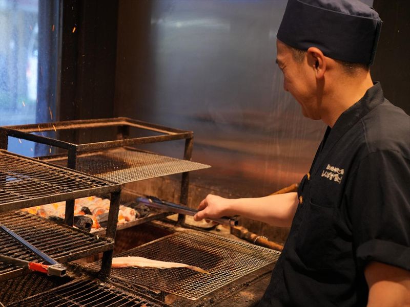 炭火焼干物食堂 しんぱち食堂　新潟駅店のアルバイト・バイト求人情報-05