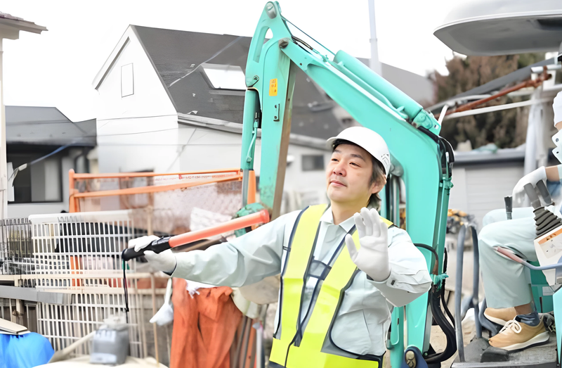 中高年やシニアの方も活躍できる交通誘導スタッフ(警備員)