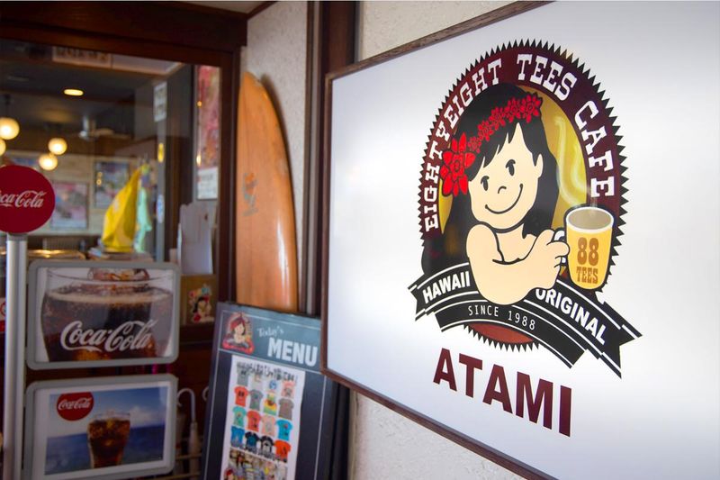 88tees CAFE(ヤヤカフェ)のアルバイト・バイト求人情報-02