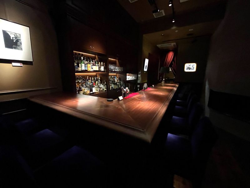 THE BAR CASABLANCAのアルバイト・バイト求人情報-02