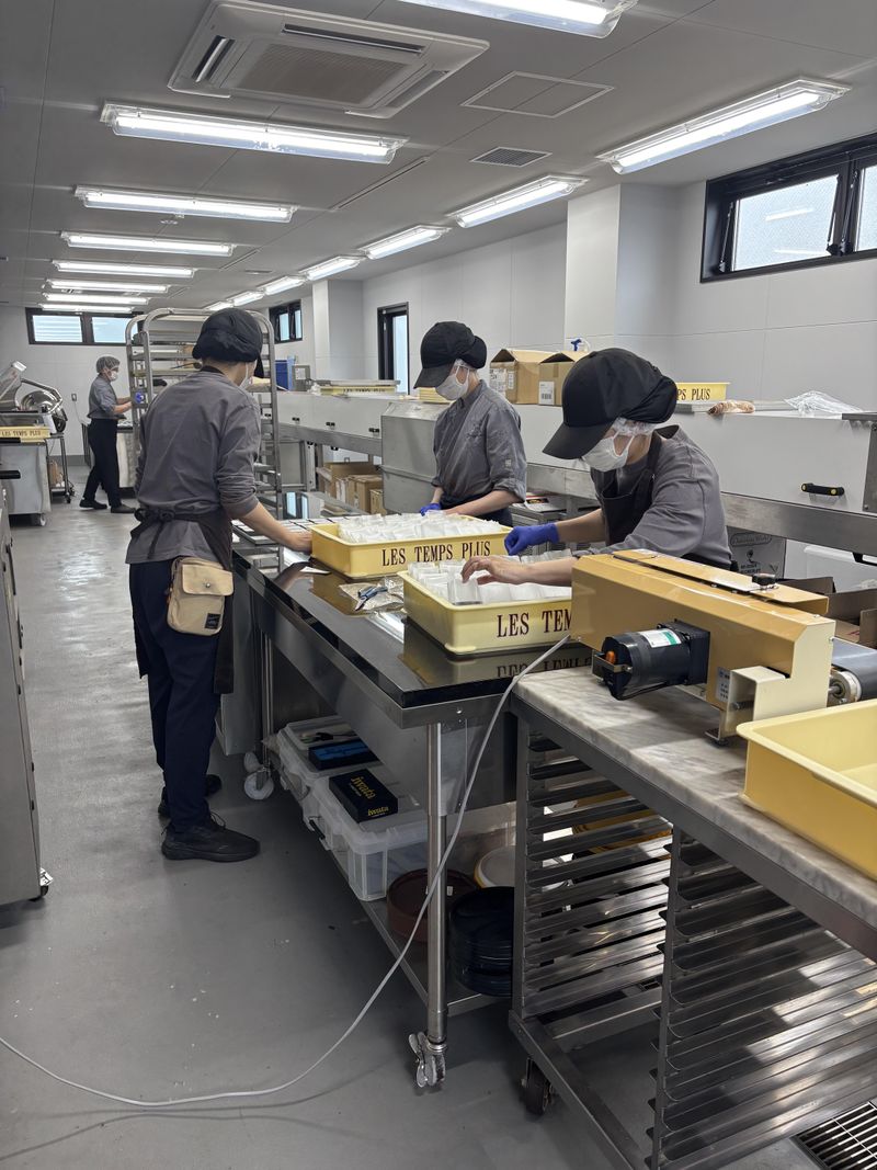 カラティールラボ店　チョコレート工場のアルバイト・バイト求人情報-02