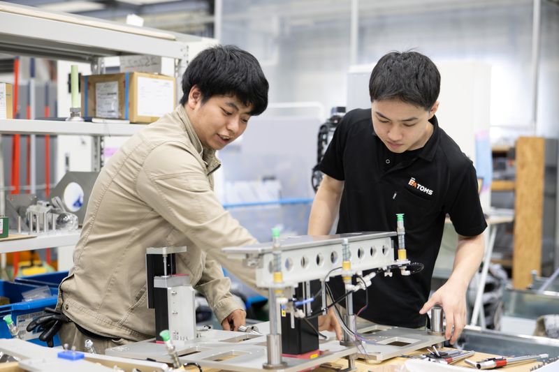 株式会社エフエイ・トムス