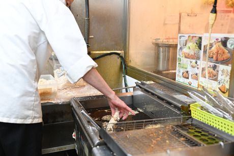 手打ちとんかつ　かつ屋　ブルメールHAT神戸店のアルバイト・バイト求人情報-06