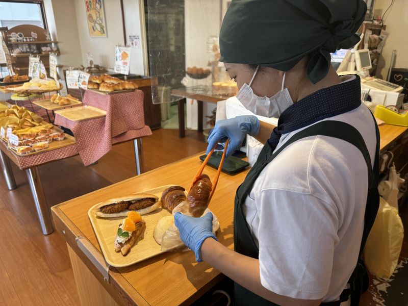 街かどのぱん屋さん　HIYOSHIYAのアルバイト・バイト求人情報-01