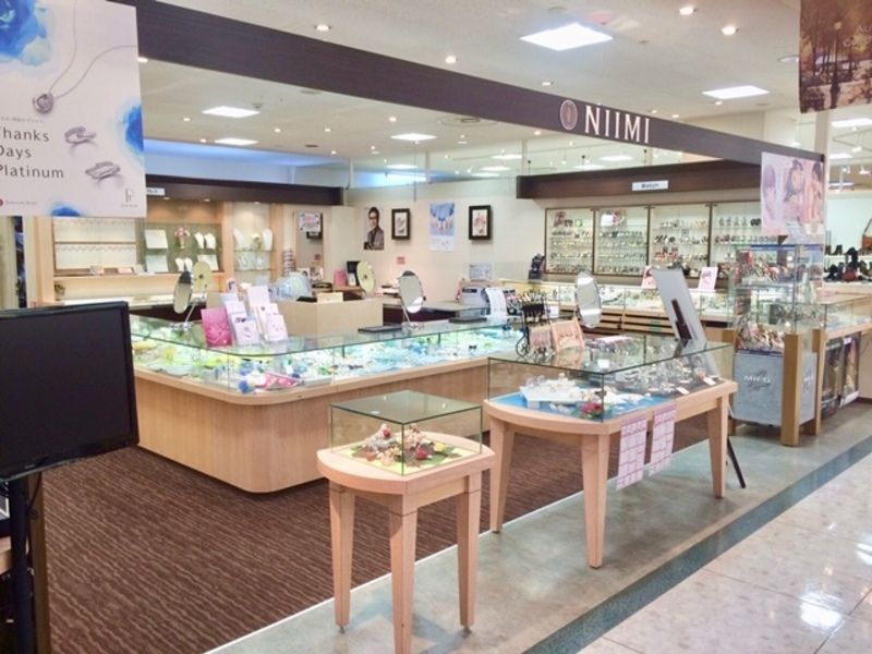 ジュエリーニイミ　イオン半田店のアルバイト・バイト求人情報-02