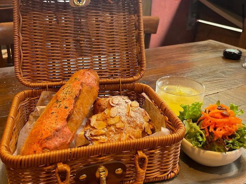 パンとビストロ高円寺FLATのアルバイト・バイト求人情報-05