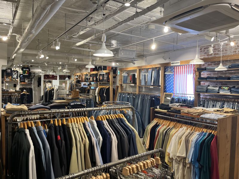 古着屋JAM 堀江オレンジストリート店のアルバイト・バイト求人情報-04
