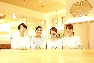 アフタヌーンティー・ティールーム ルミネ北千住のアルバイト・バイト求人情報-06