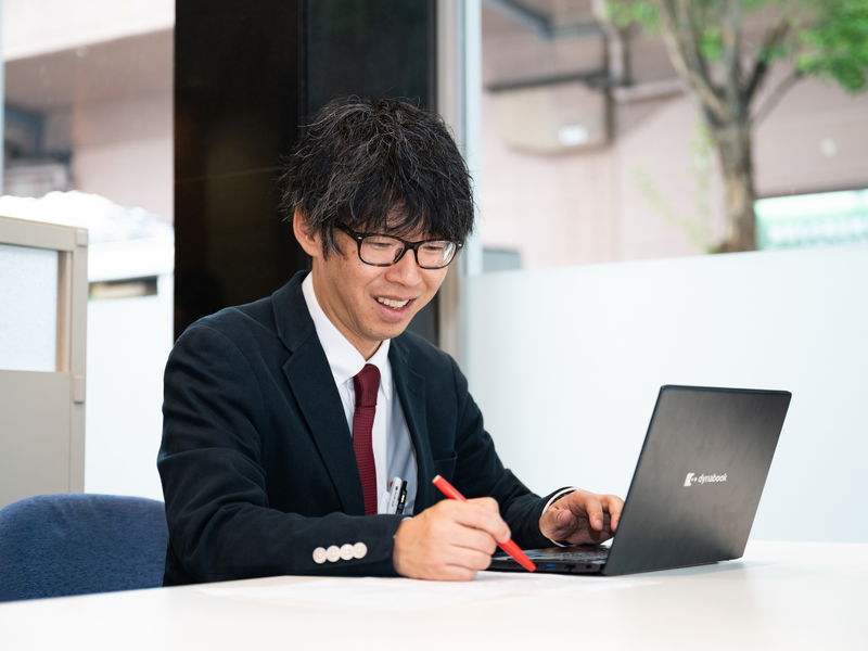 英進館株式会社