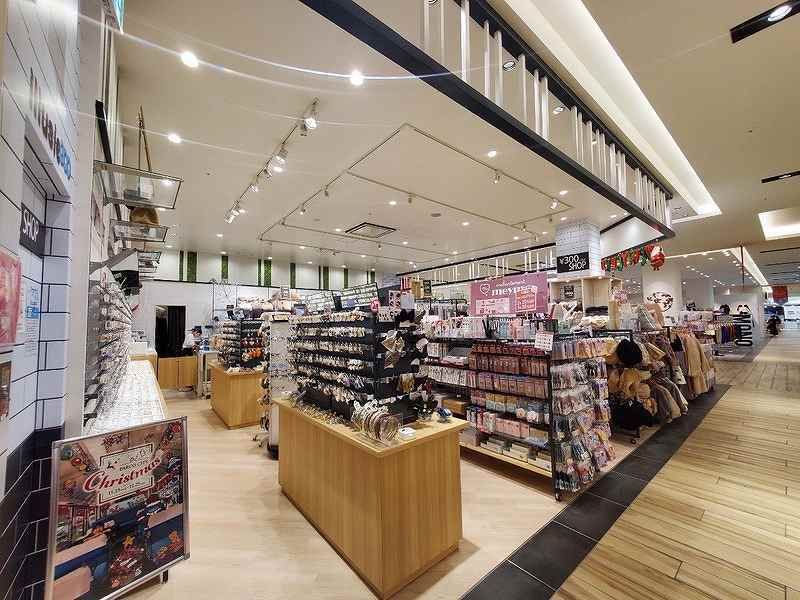 illusie300 イルーシーサンマルマル サンエー 浦添西海岸 PARCO CITY 店のアルバイト・バイト求人情報-03