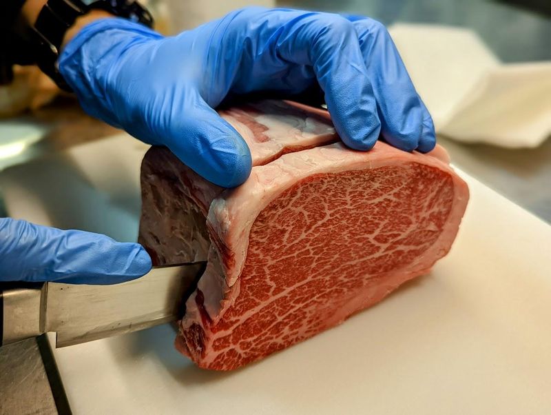 肉と鍋さとりの求人2