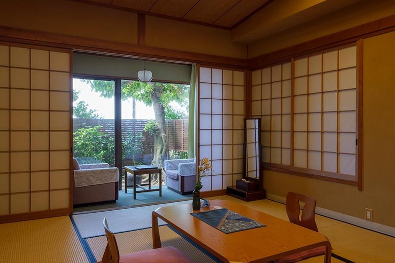 夫婦露天風呂の宿 吟松 (ぎんしょう)のアルバイト・バイト求人情報-02