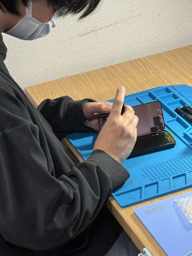 スマホ修理工房西日暮里店のアルバイト・バイト求人情報-03