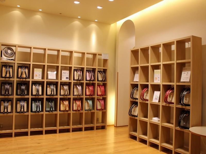 有限会社中村鞄製作所の求人・転職情報-03