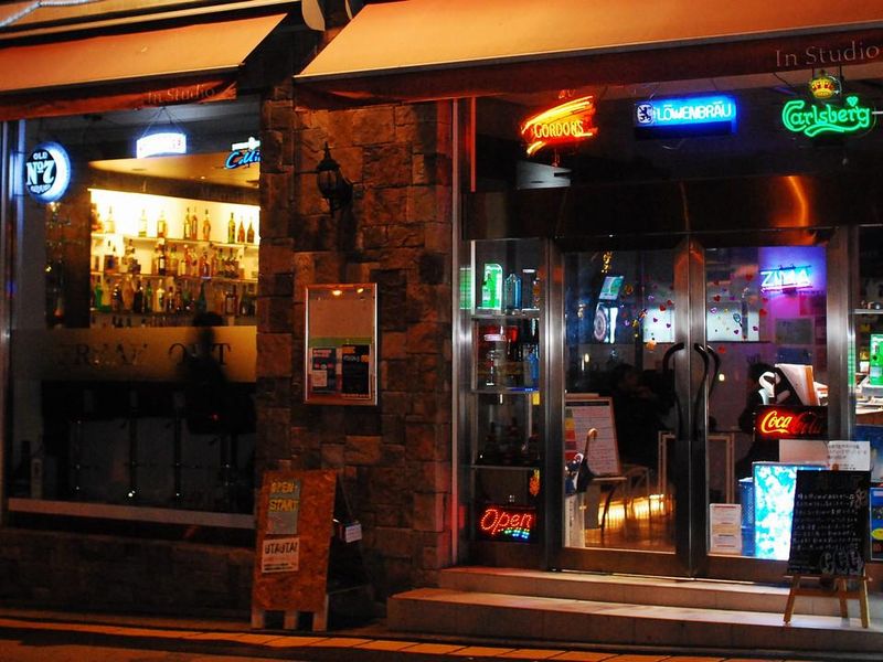 ShotBar CROSS　八尾店のアルバイト・バイト求人情報-03