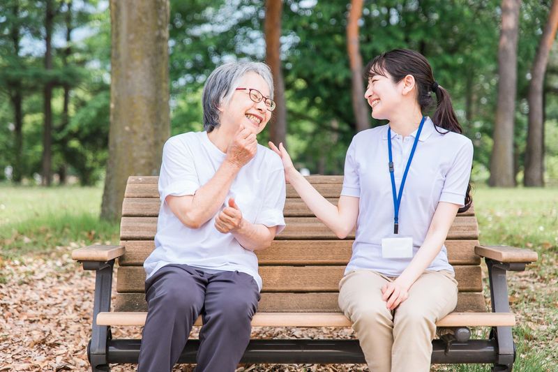 有料老人ホームひまわり苑のアルバイト・バイト求人情報-03