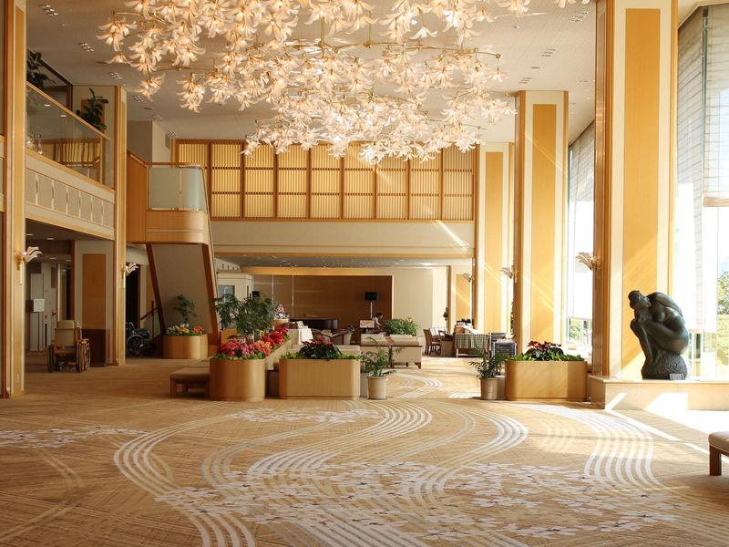 株式会社中の坊