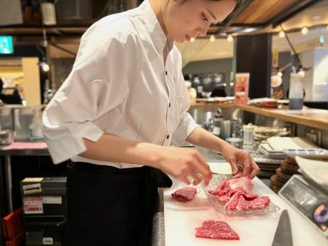 やきにく萬野　ルクア大阪店のアルバイト・バイト求人情報-07