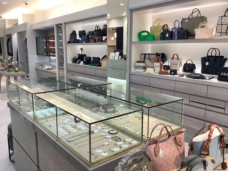 ブランドショップISEYAのアルバイト・バイト求人情報-03