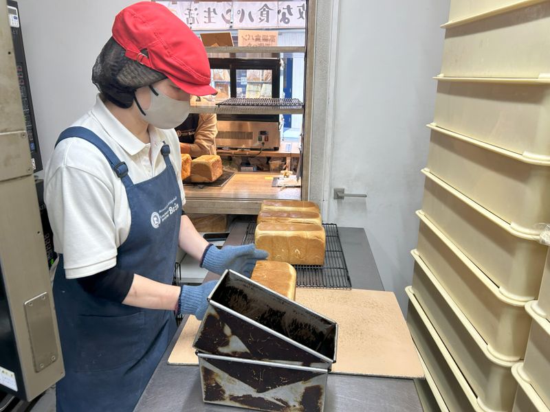 高級食パン専門店　ボインのアルバイト・バイト求人情報-02